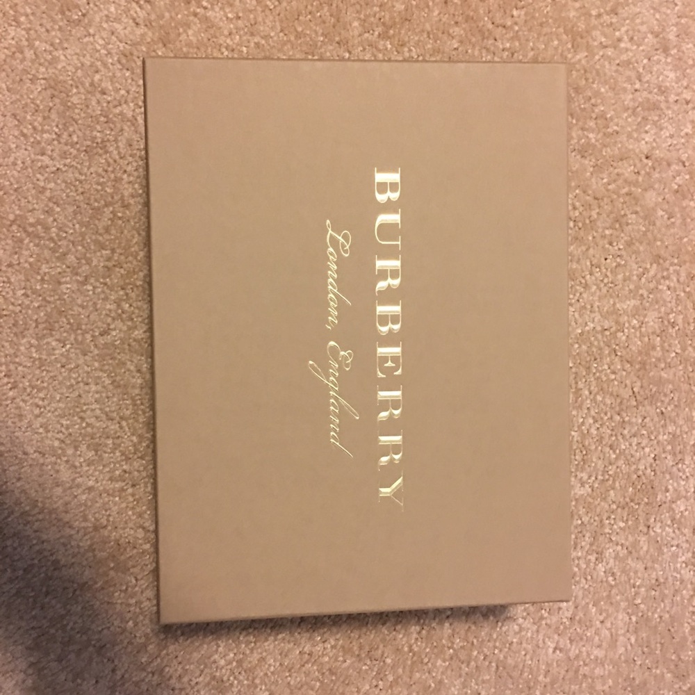 Burberry link detail patent leather loafers - Picture 2 of 4